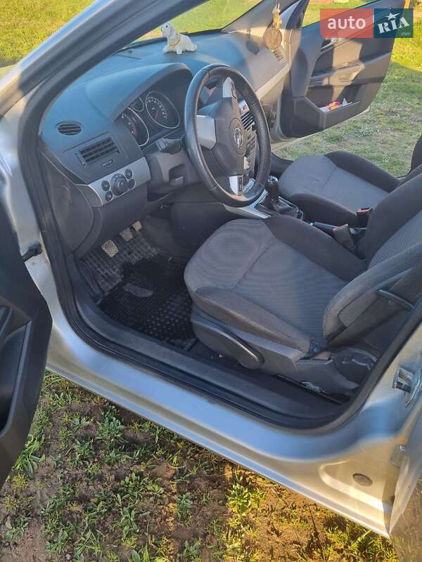 Хетчбек Opel Astra 2009 в Яворові