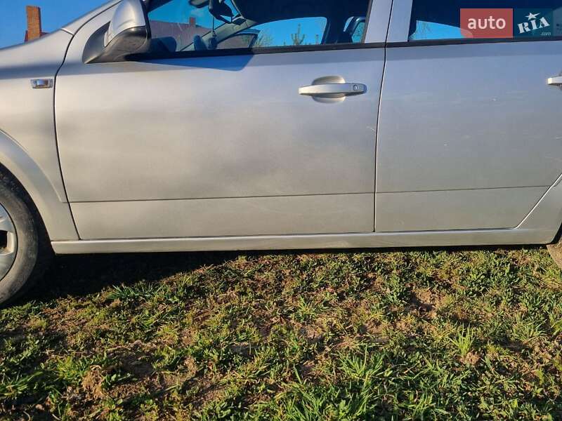 Хетчбек Opel Astra 2009 в Яворові