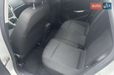 Універсал Opel Astra 2011 в 