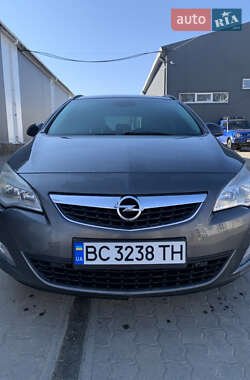 Универсал Opel Astra 2011 в Стрые