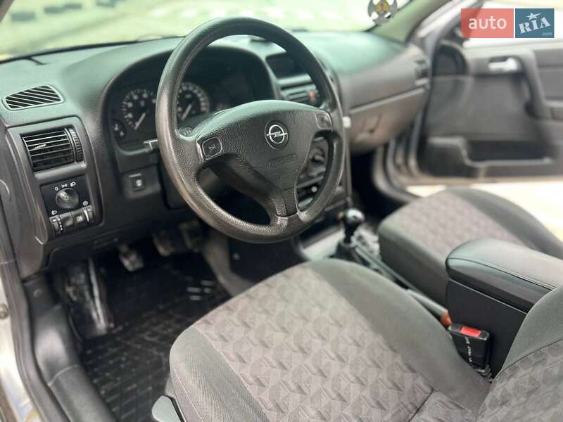 Хэтчбек Opel Astra 2002 в Виннице
