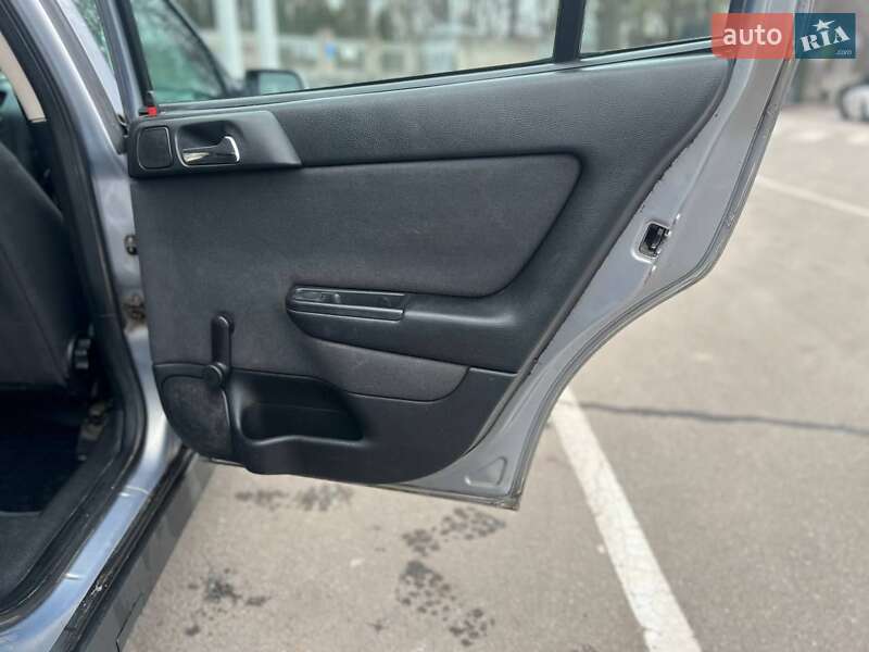 Хэтчбек Opel Astra 2002 в Виннице