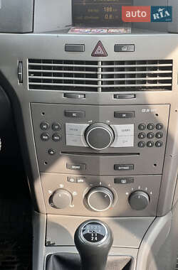 Универсал Opel Astra 2006 в Чутове