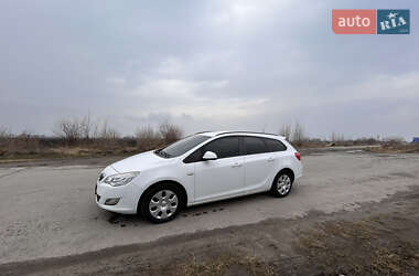 Універсал Opel Astra 2012 в Буську