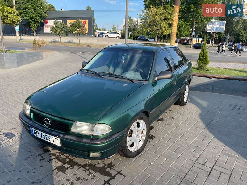 Седан Opel Astra 1996 в Запорожье