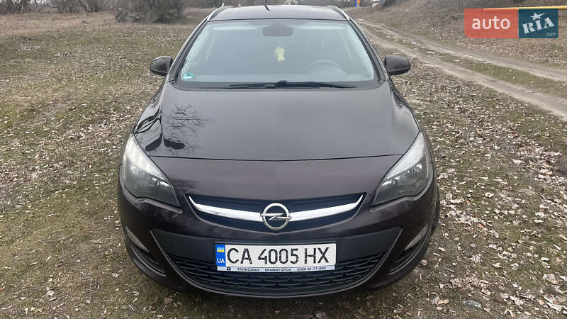 Універсал Opel Astra 2014 в Черкасах