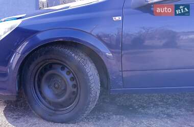 Универсал Opel Astra 2006 в 