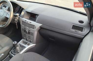 Універсал Opel Astra 2010 в 