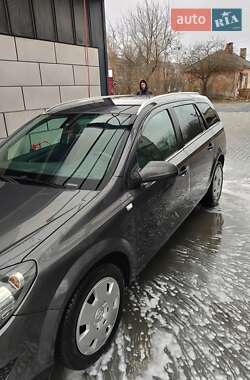 Универсал Opel Astra 2010 в 