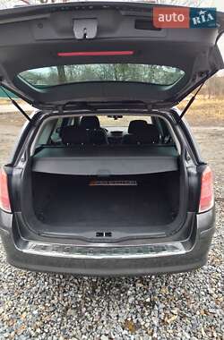 Универсал Opel Astra 2010 в 