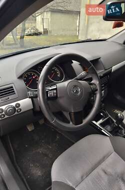 Универсал Opel Astra 2010 в 