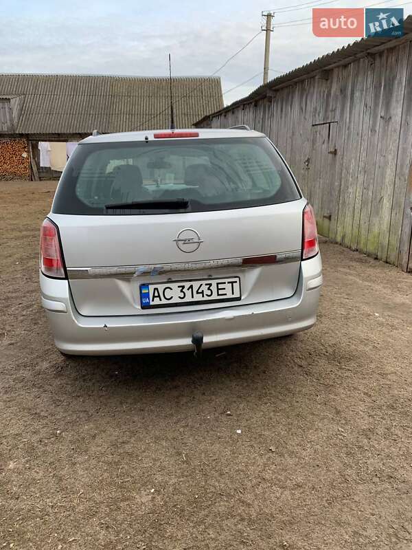 Универсал Opel Astra 2008 в Любешове