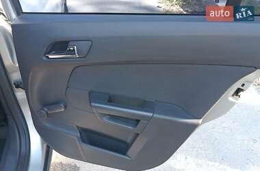 Хэтчбек Opel Astra 2006 в 
