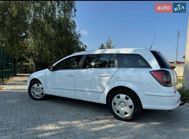 Универсал Opel Astra 2009 в Стрые