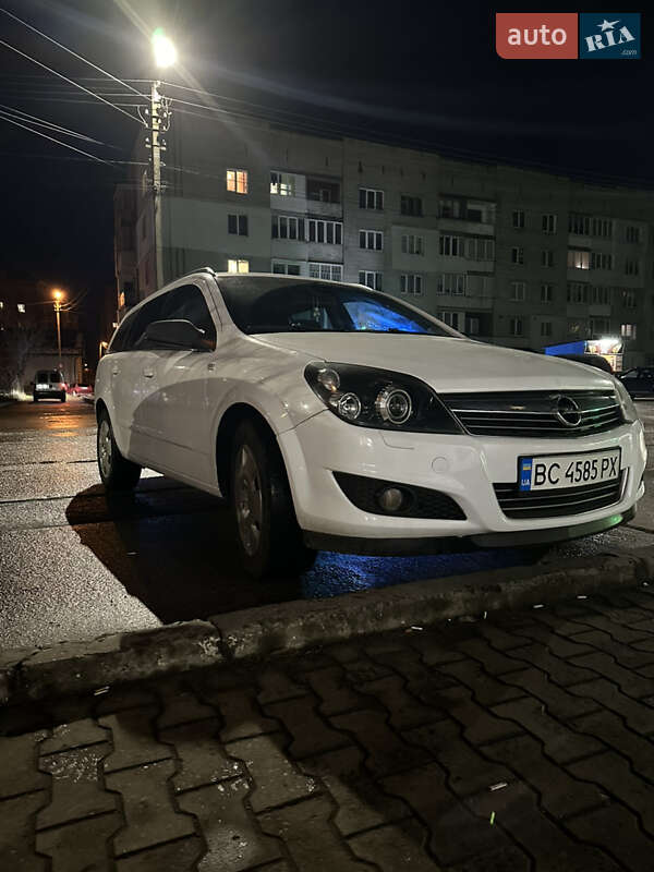 Универсал Opel Astra 2009 в Стрые