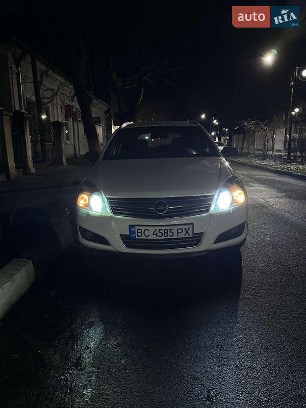 Универсал Opel Astra 2009 в Стрые