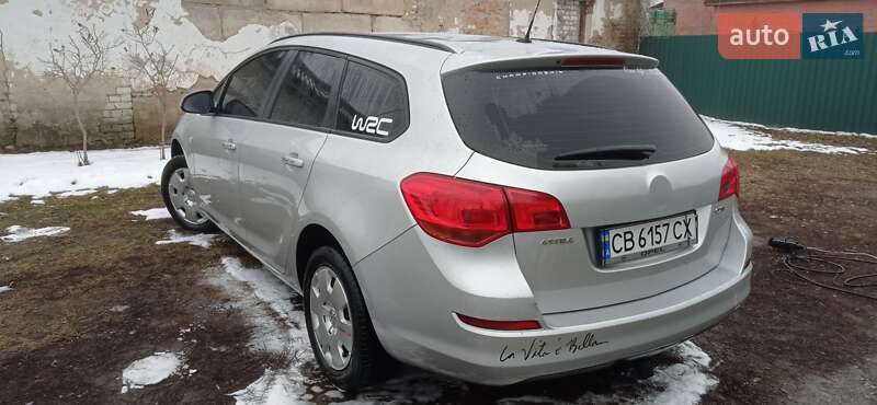 Универсал Opel Astra 2011 в Мене