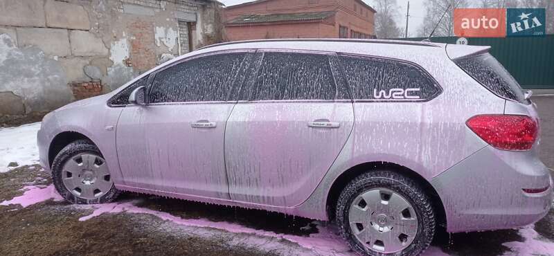 Универсал Opel Astra 2011 в Мене