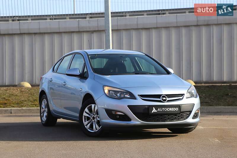 Седан Opel Astra 2017 в 