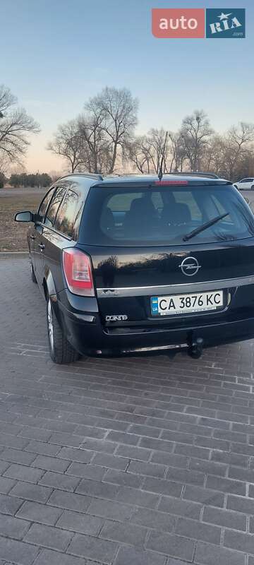 Універсал Opel Astra 2007 в Каневі