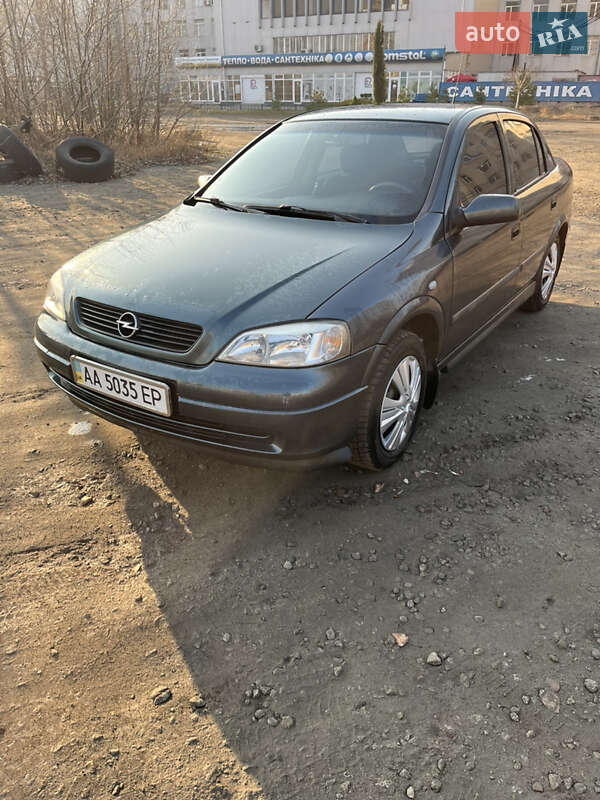 Седан Opel Astra 2004 в Вышгороде