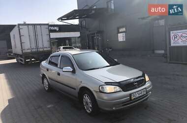 Седан Opel Astra 2006 в Тячеве