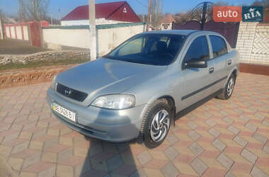 Седан Opel Astra 2006 в Николаеве