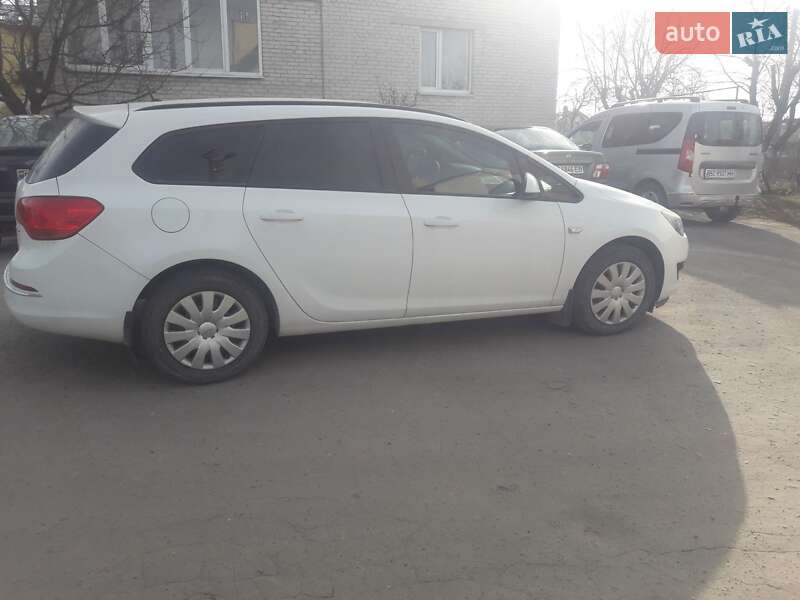 Универсал Opel Astra 2014 в Золочеве