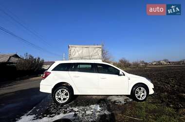 Универсал Opel Astra 2010 в 