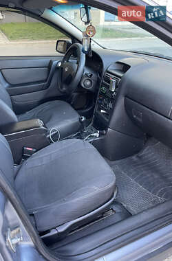 Седан Opel Astra 2006 в 