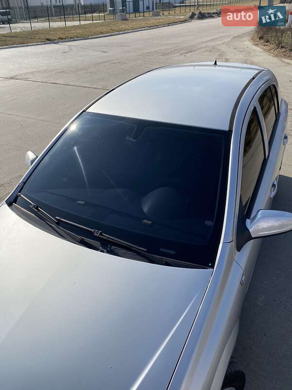 Хэтчбек Opel Astra 2004 в Коростене