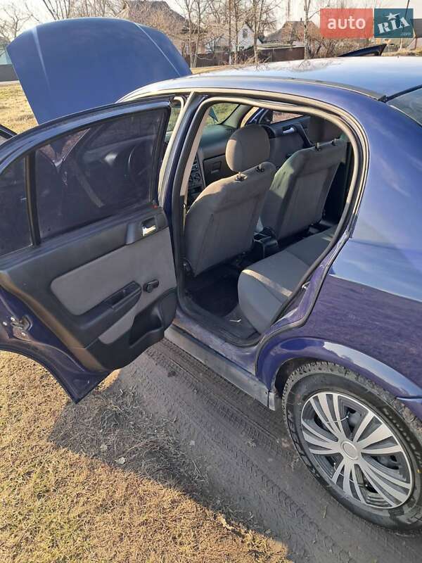 Седан Opel Astra 2007 в Миргороде фото 11 Седан Opel Astra 2007 в Миргороде