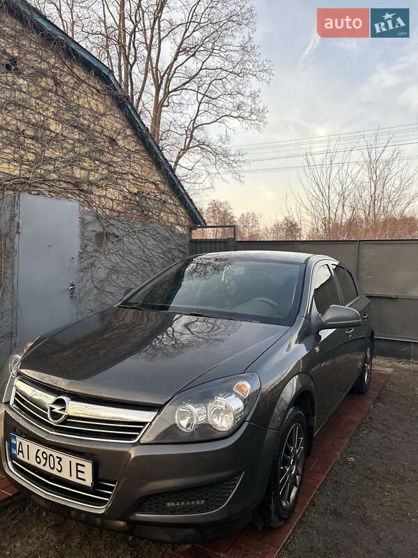 Хетчбек Opel Astra 2012 в Києві