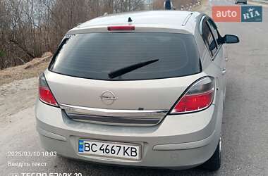 Хэтчбек Opel Astra 2008 в 
