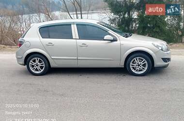 Хэтчбек Opel Astra 2008 в 