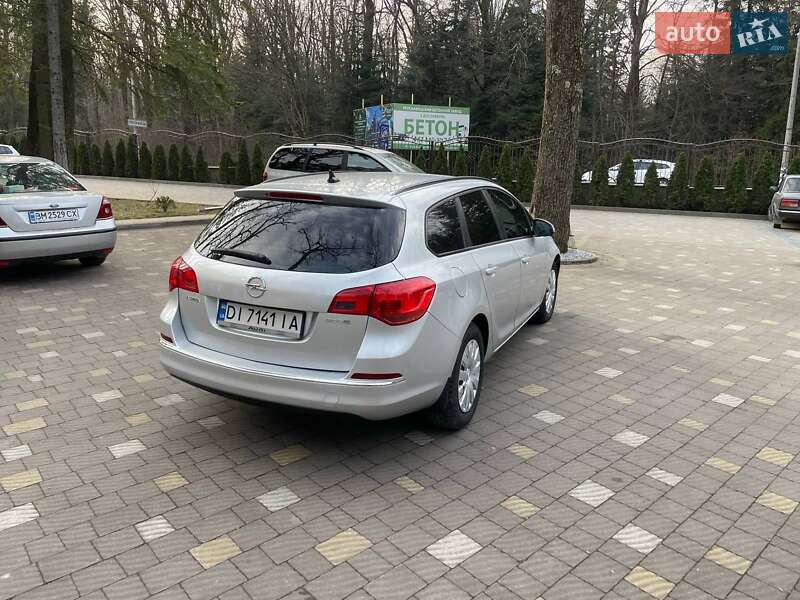 Универсал Opel Astra 2012 в Трускавце