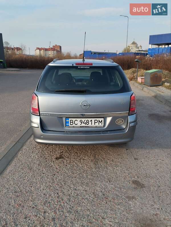 Универсал Opel Astra 2008 в Дрогобыче