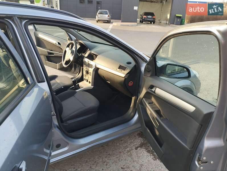 Универсал Opel Astra 2008 в Дрогобыче