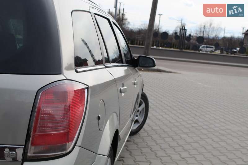 Универсал Opel Astra 2006 в Дрогобыче