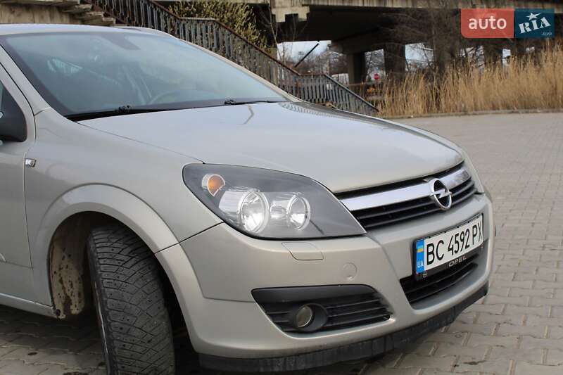 Универсал Opel Astra 2006 в Дрогобыче