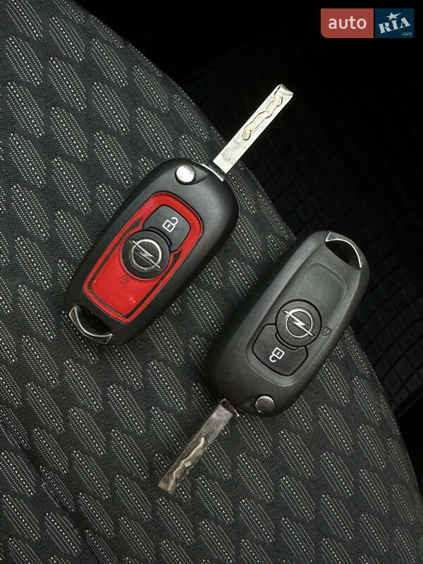 Хэтчбек Opel Astra 2016 в Днепре