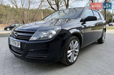 Универсал Opel Astra 2005 в Новояворовске