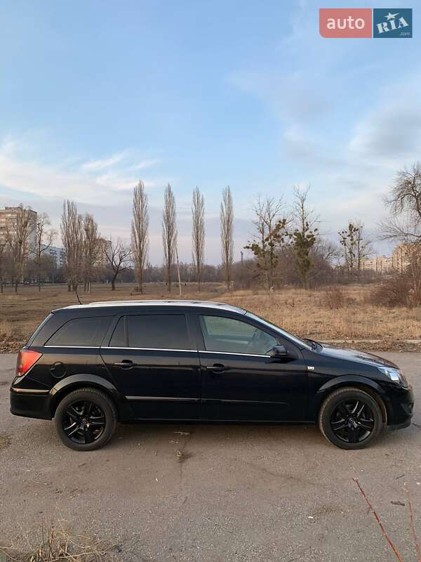 Универсал Opel Astra 2008 в Харькове