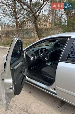 Хетчбек Opel Astra 2008 в 