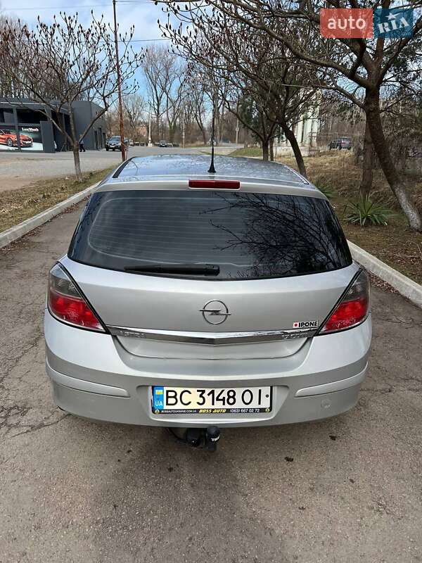 Хэтчбек Opel Astra 2008 в Дрогобыче