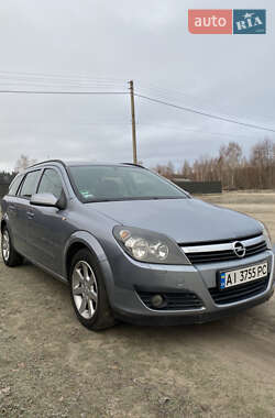 Универсал Opel Astra 2006 в Лебедине