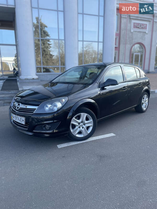 Opel Astra 2012
