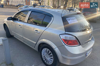 Хетчбек Opel Astra 2006 в Ірпені