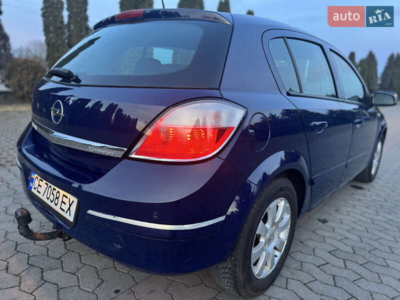 Хэтчбек Opel Astra 2005 в Черновцах