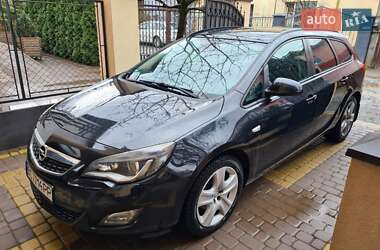 Универсал Opel Astra 2012 в Львове